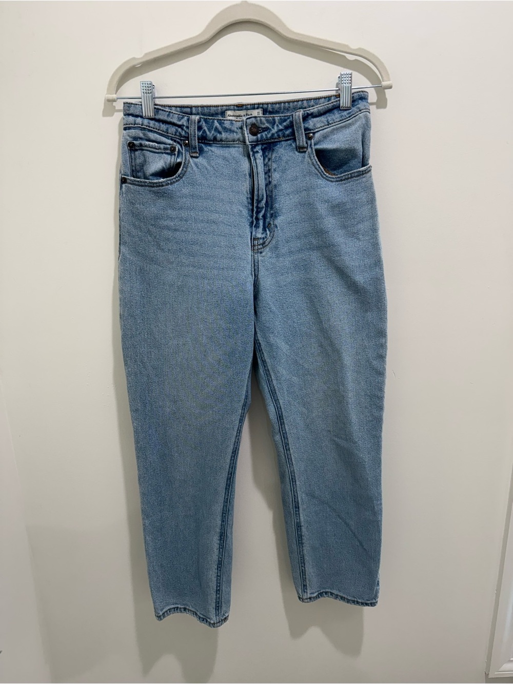 Abercrombie & Fitch Curve Love Mom High Rise Crop Jeans Light Wash 27/4 Short - Picture 2 of 8